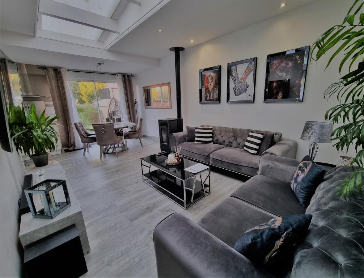 Oasis Citadine Terrasse Intime Jardin Privatif En Plein Centre Ville 70M2 Cambrai Bagian luar foto