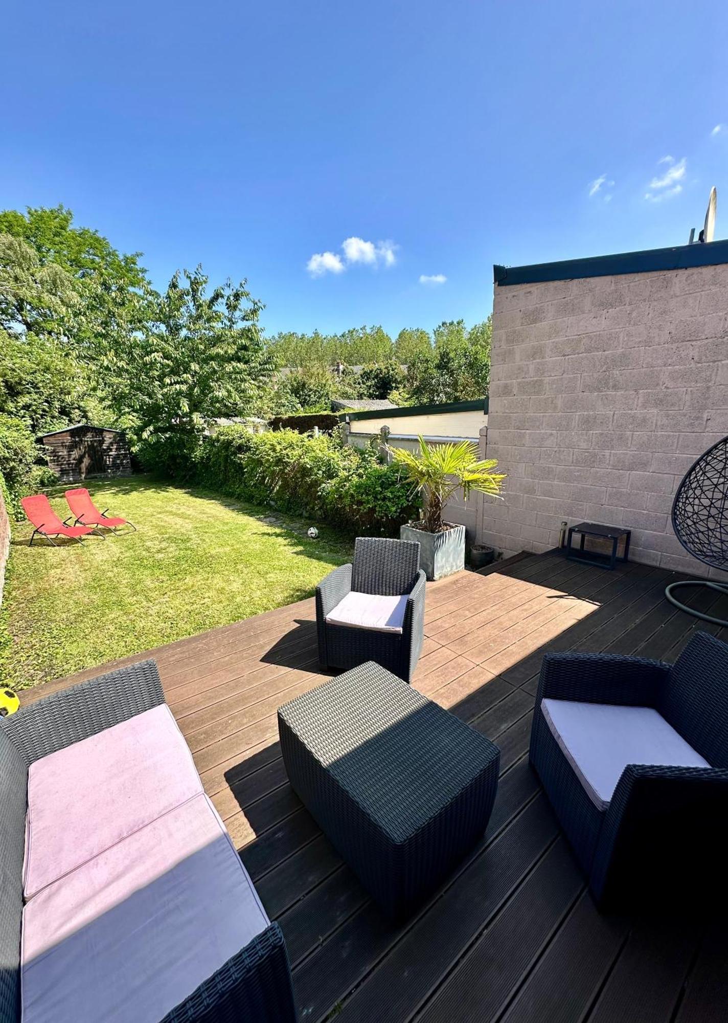 Oasis Citadine Terrasse Intime Jardin Privatif En Plein Centre Ville 70M2 Cambrai Bagian luar foto