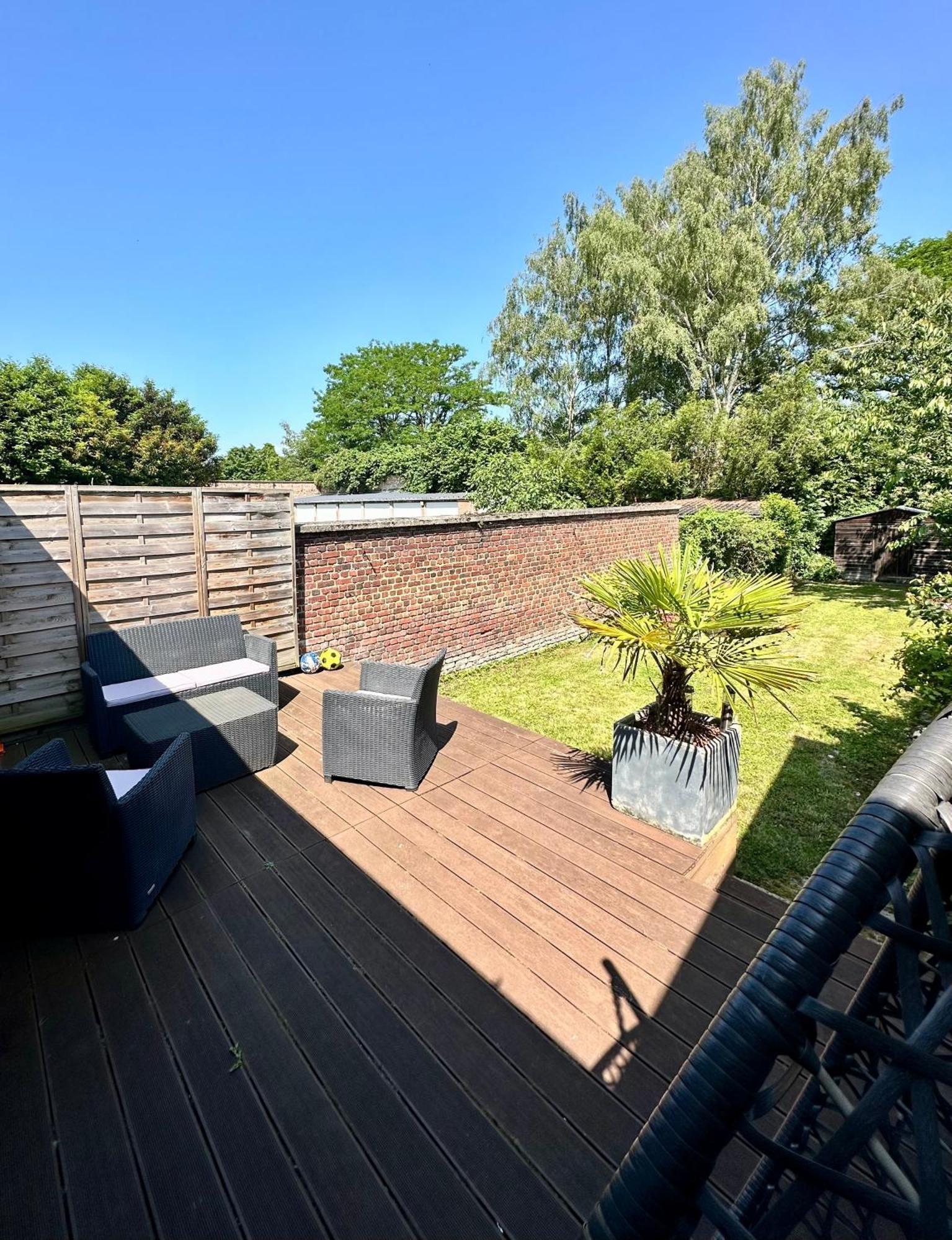Oasis Citadine Terrasse Intime Jardin Privatif En Plein Centre Ville 70M2 Cambrai Bagian luar foto