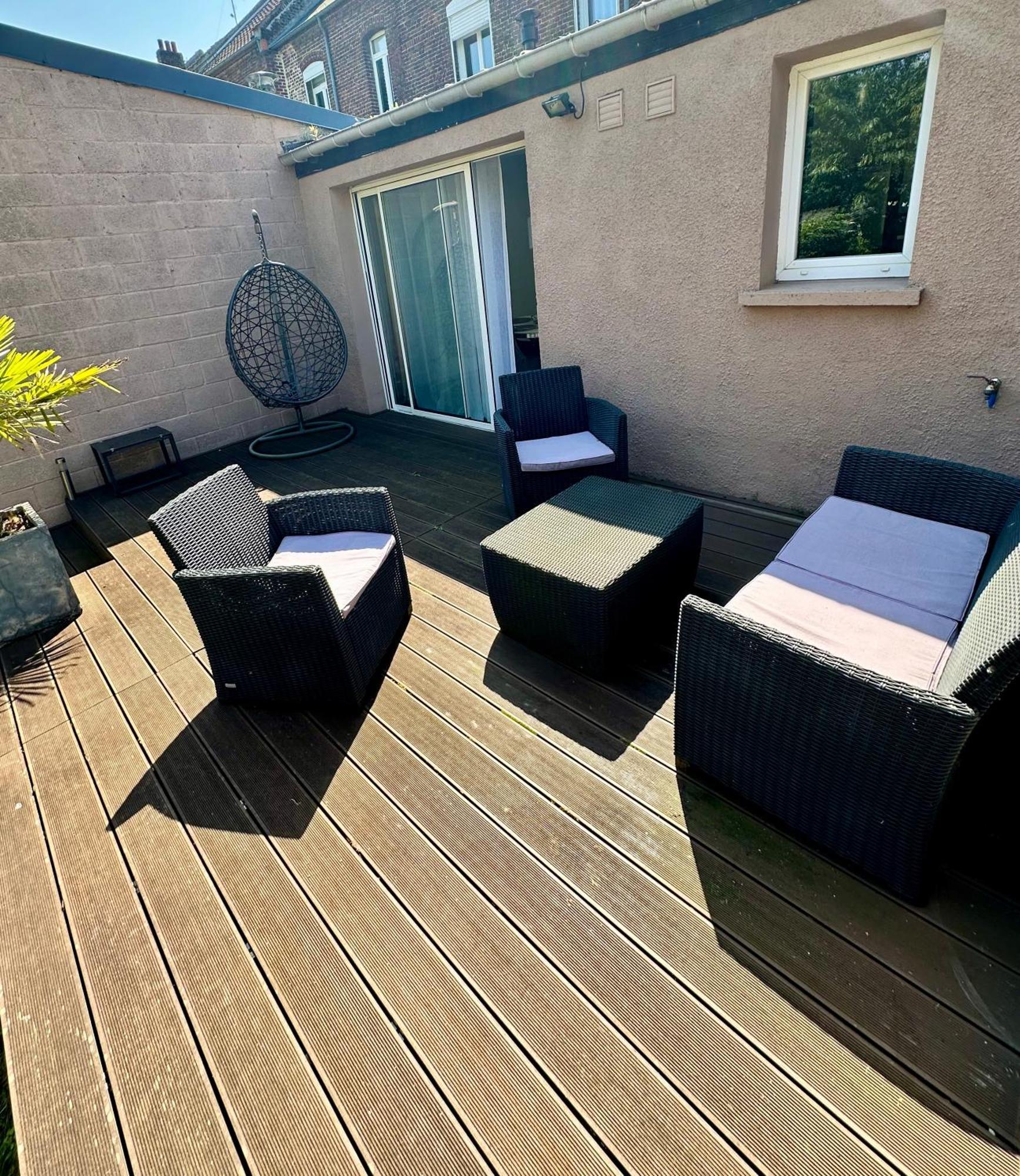 Oasis Citadine Terrasse Intime Jardin Privatif En Plein Centre Ville 70M2 Cambrai Bagian luar foto